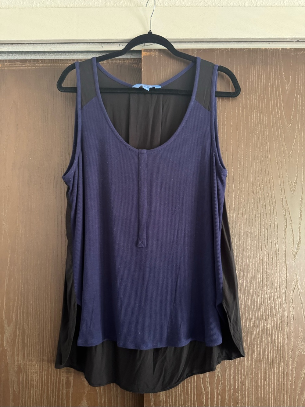 Simply Vera Vera Wang Navy and Black Layered Scoop Tank